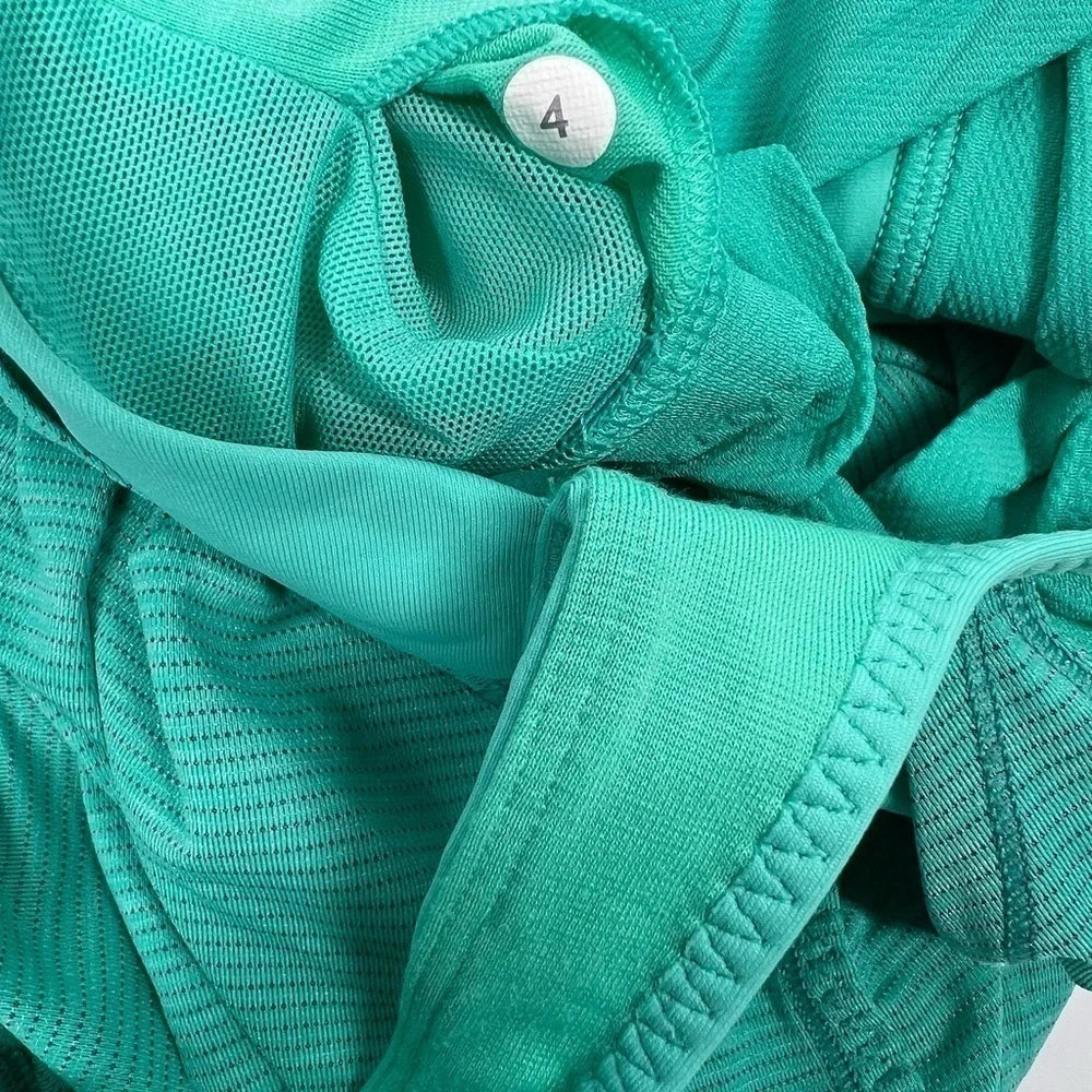 Lululemon Lightweight Loose Tank w/ Longline Bra 4 NWOT